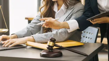 Bachelor Wirtschaftsrecht | WINGS-Fernstudium