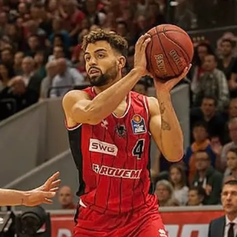 Joshiko Saibou | WINGS-Fernstudium