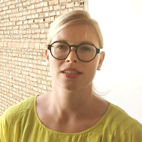 Sarah Kholti berichtet über ihre Erfahrungen im Fernstudium Sportmanagement bei WINGS